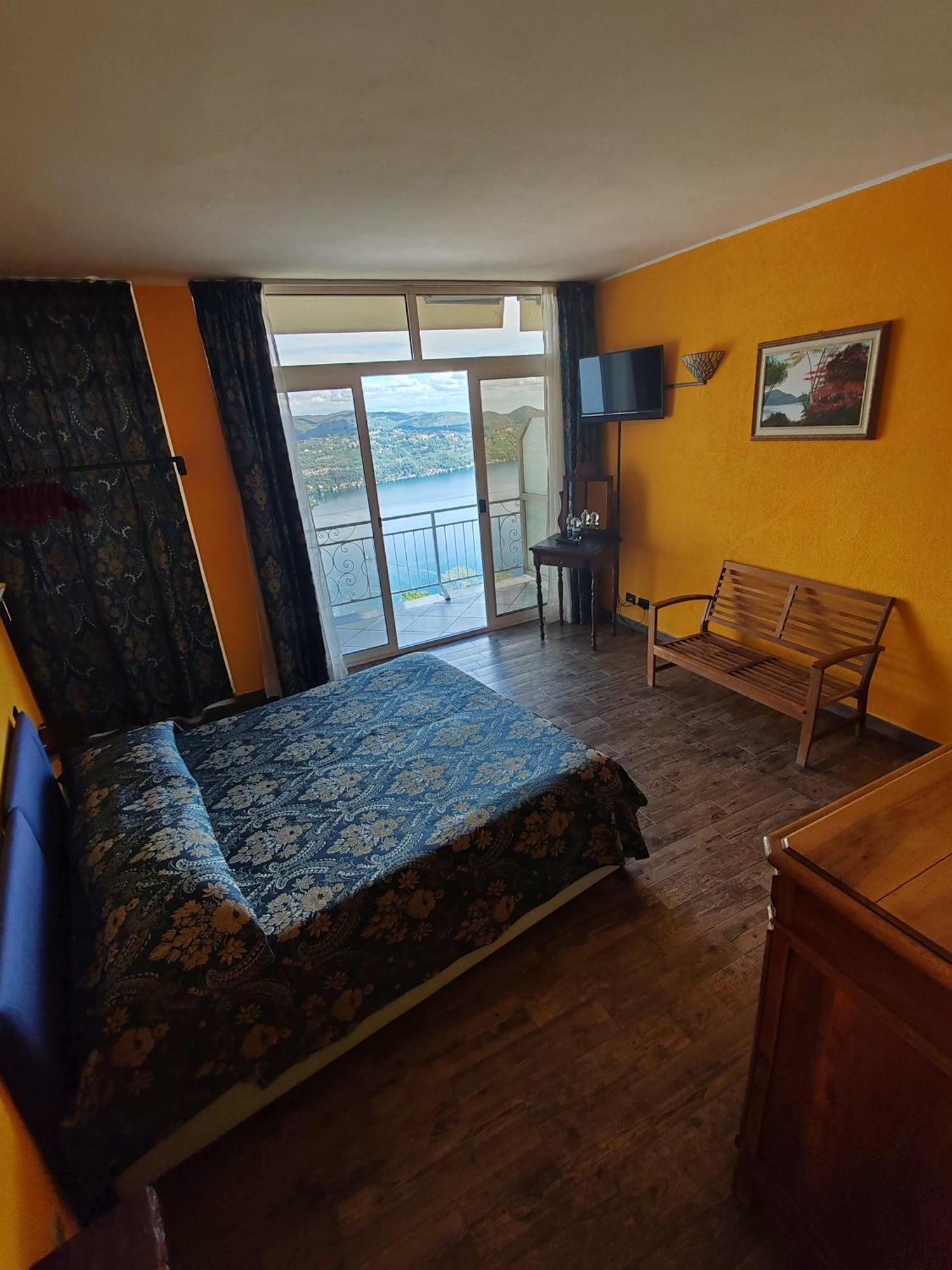 Hotel Panoramico Lago D'Orta (Adults Only) Madonna Del Sasso Exterior foto