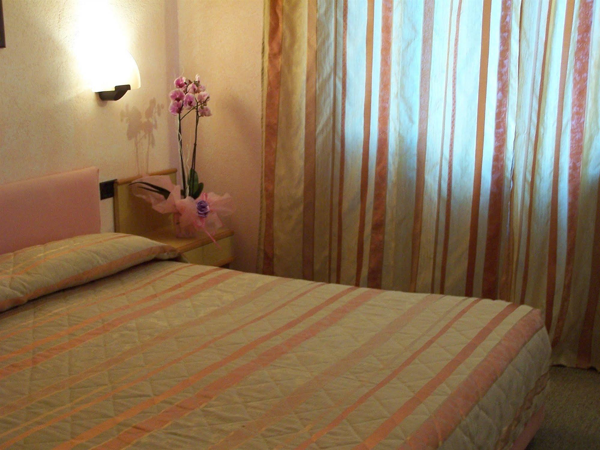 Hotel Panoramico Lago D'Orta (Adults Only) Madonna Del Sasso Exterior foto